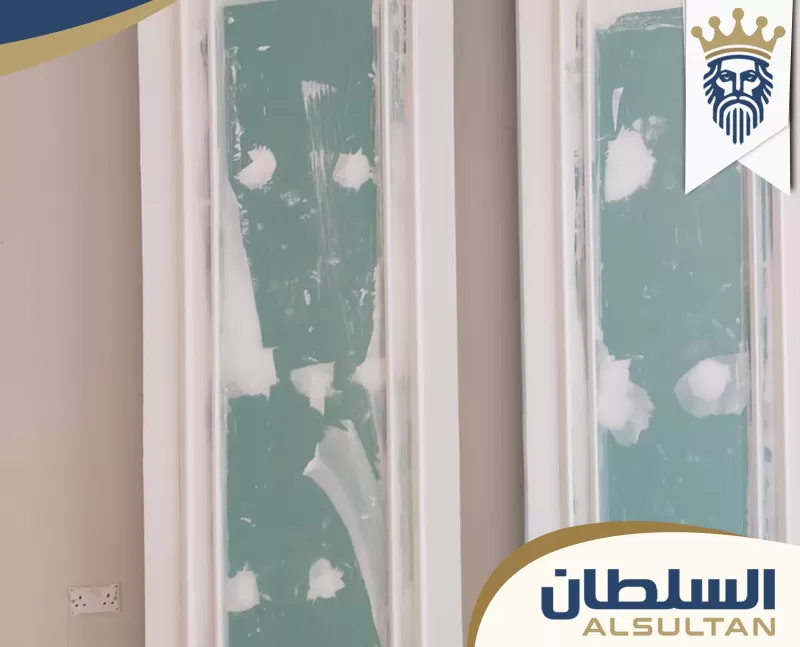 تجهيز جدران داخلية بالمعجون ومعالجة الفواصل قبل تنفيذ أعمال الدهان تجهيز جدران داخلية بالمعجون ومعالجة الفواصل قبل تنفيذ أعمال الدهان