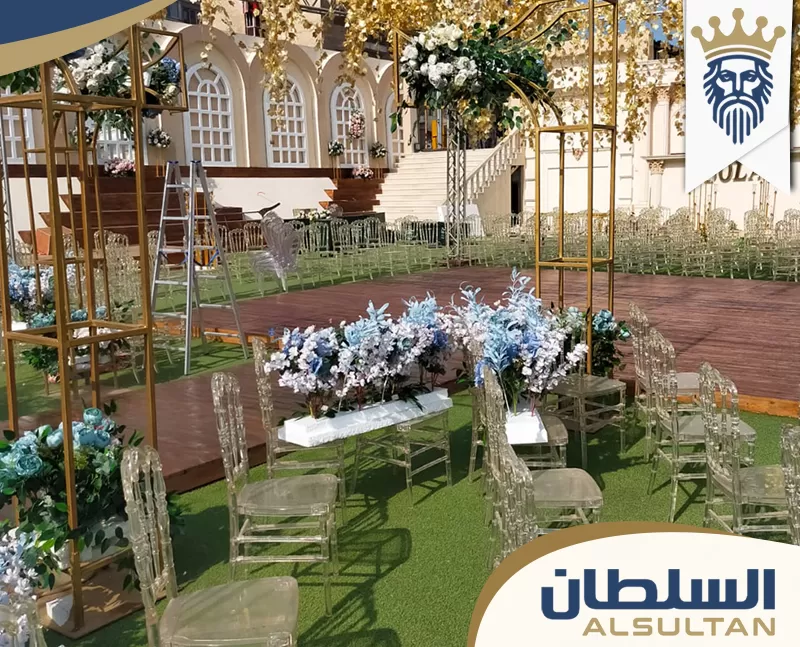 تصميم خشبي خارجي مخصص يضيف لمسة ديكورية للمساحات المفتوحة مع تنفيذ نجارة دقيقة. تصميم خشبي خارجي مخصص يضيف لمسة ديكورية للمساحات المفتوحة مع تنفيذ نجارة دقيقة.